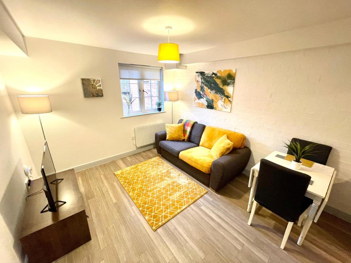 Bright & Cosy One Bedroom Apartment - 2 Beds - Perfect Base In Бишопс-Стортфорд Экстерьер фото