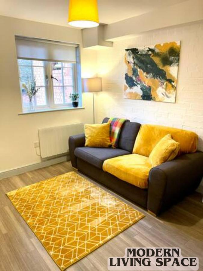 Bright & Cosy One Bedroom Apartment - 2 Beds - Perfect Base In Бишопс-Стортфорд Экстерьер фото