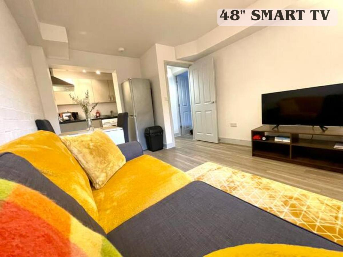 Bright & Cosy One Bedroom Apartment - 2 Beds - Perfect Base In Бишопс-Стортфорд Экстерьер фото